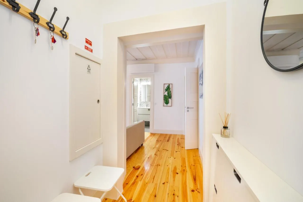 Whome Intendente Modern 1-Bed W/ Lift & Ac In Top Notch Location Lisbona Appartamento