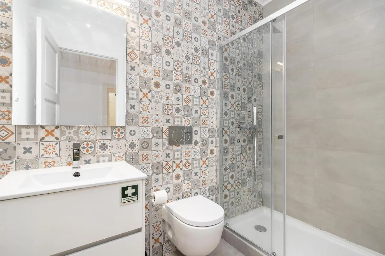 Whome Intendente Modern 1-Bed W/ Lift & Ac In Top Notch Location Lisbona Appartamento